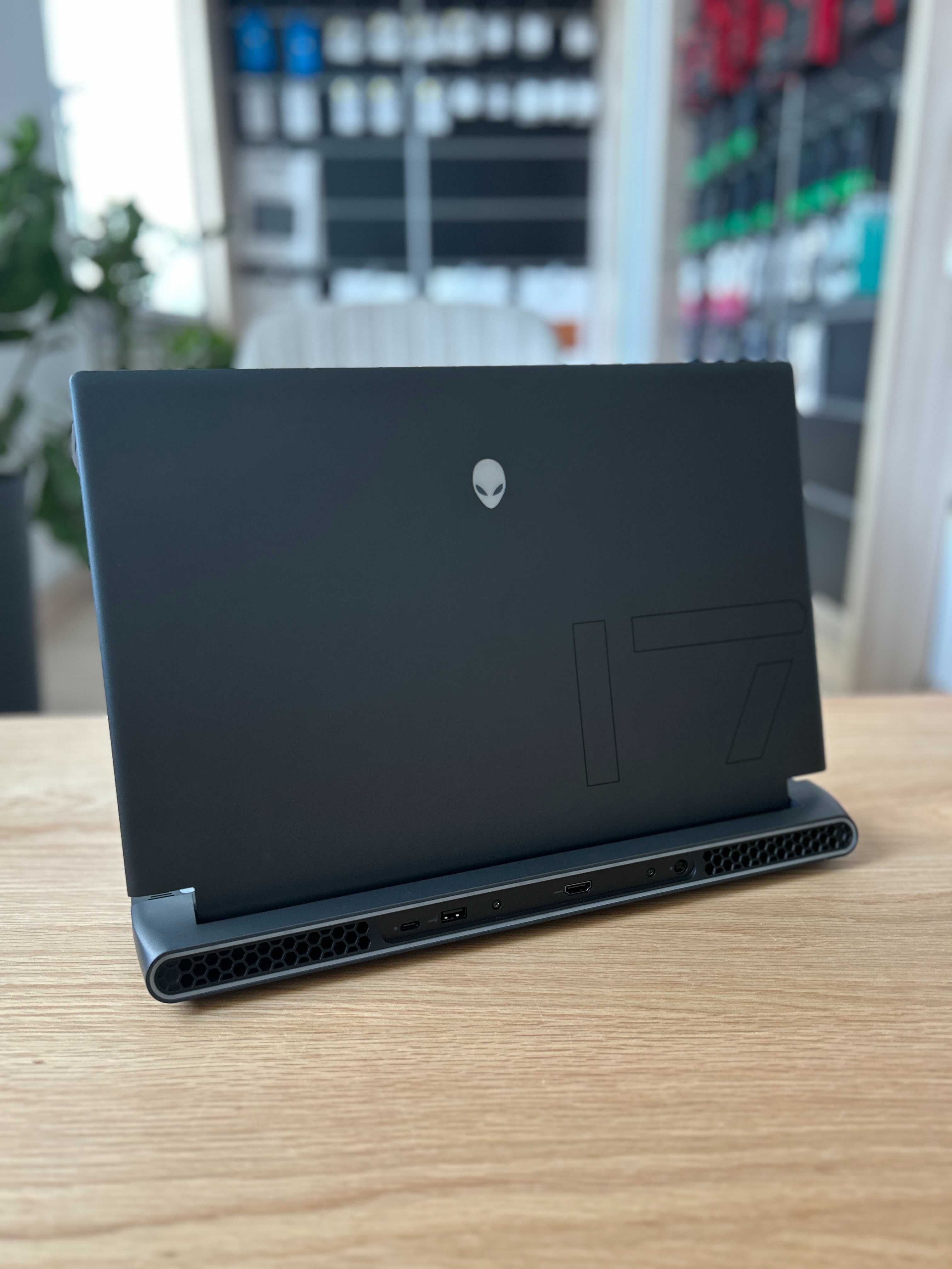 Ноутбук Dell Alienware M17 R5 6900HX 3080 /16GB RAM 1TB SSD 360Hz