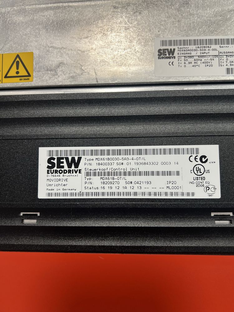 Falownik SEW EURODRIVE MDX61B0030-5A3-4-0T / L