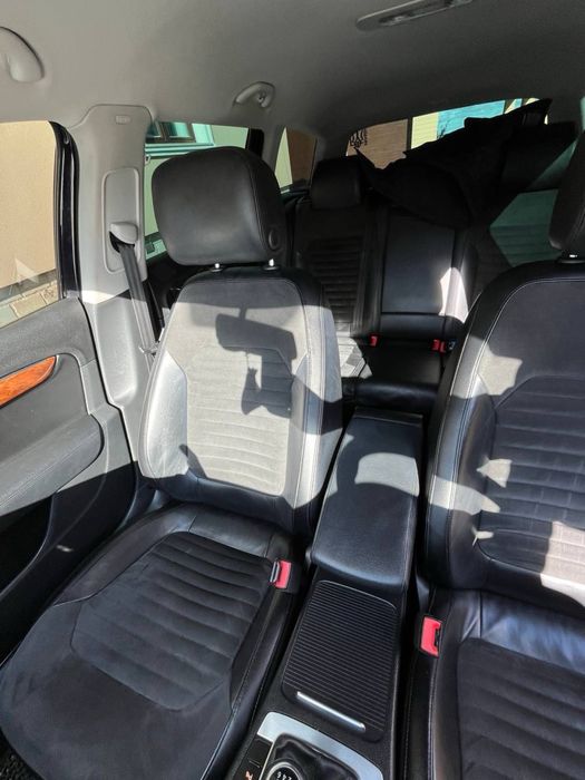 Автомобіль машина пасат б7 Passat B7