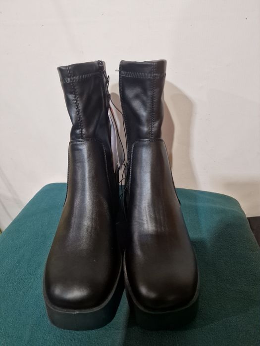 Noww Sinsay buty na obcasie roz,40,buty za kostkę skóra