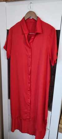 Sukienka koszulowa czerwona z dłuższym tyłem wiskoza na guziki