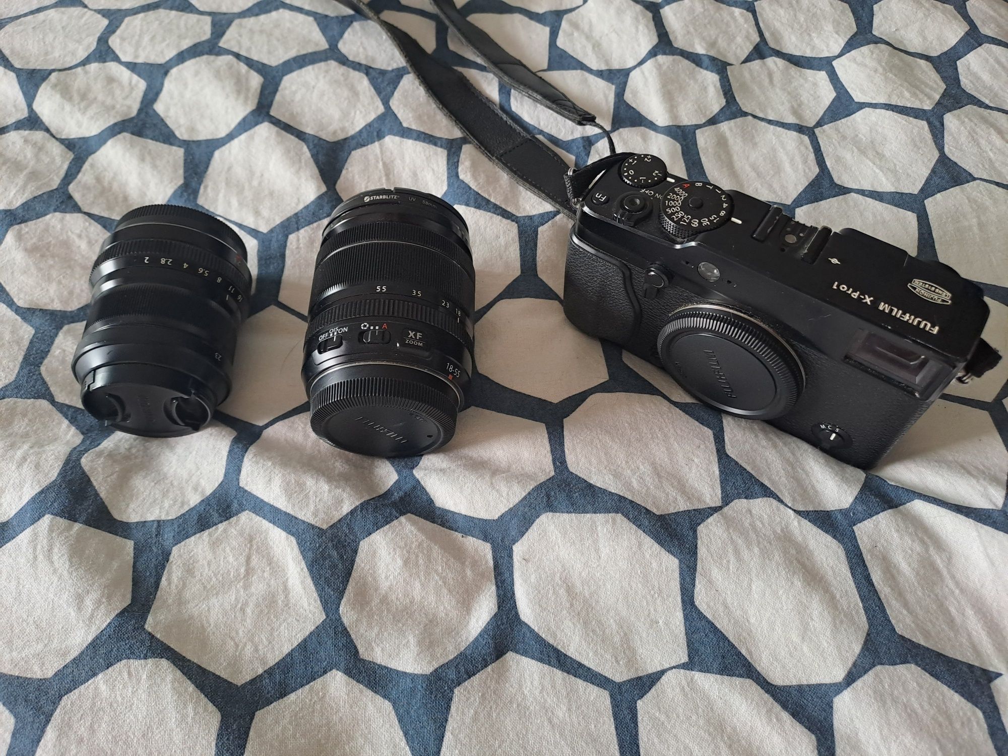 Máquina fujifilm X PRO 1 + lente XF 23mm + lente XF 18-55mm