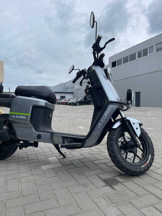 Оренда електроскутера А8PRO