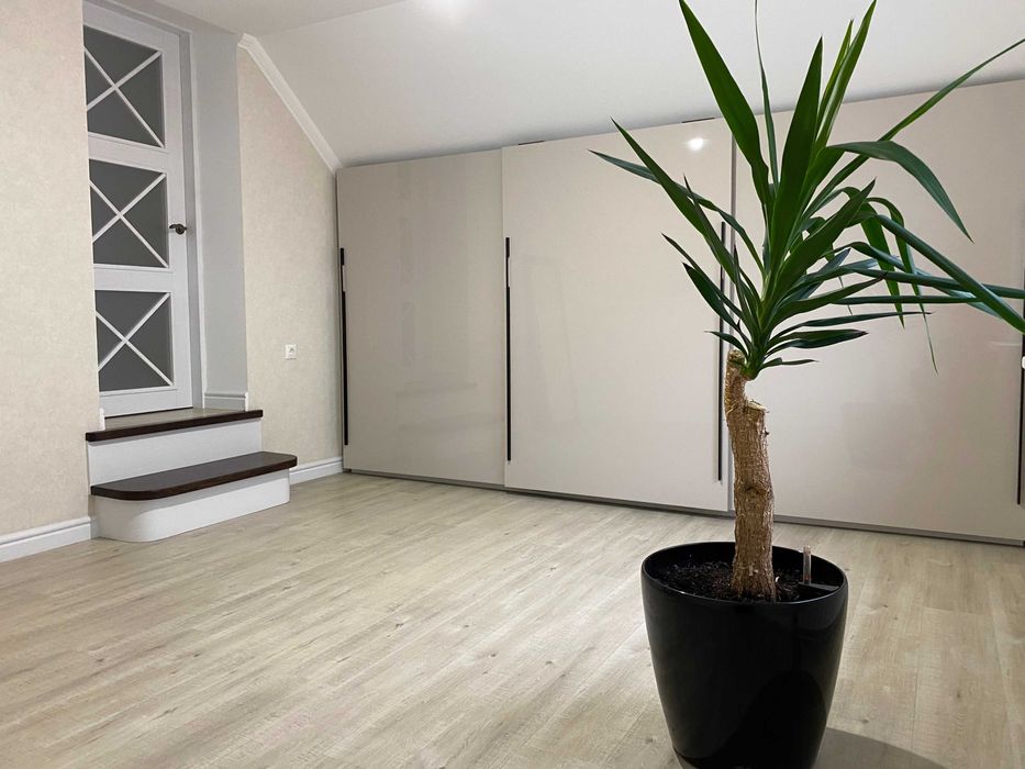 Мятна 10, Жуляни, продам будинок в котеджному містечку