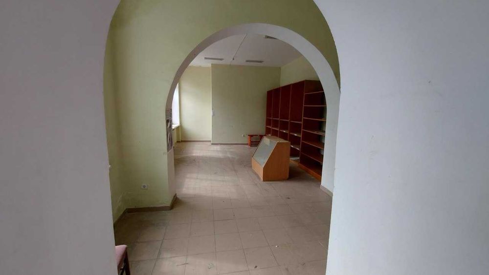 Здається або продається комерц. приміщ. 155 м2 по вул. Б.Хмельницького