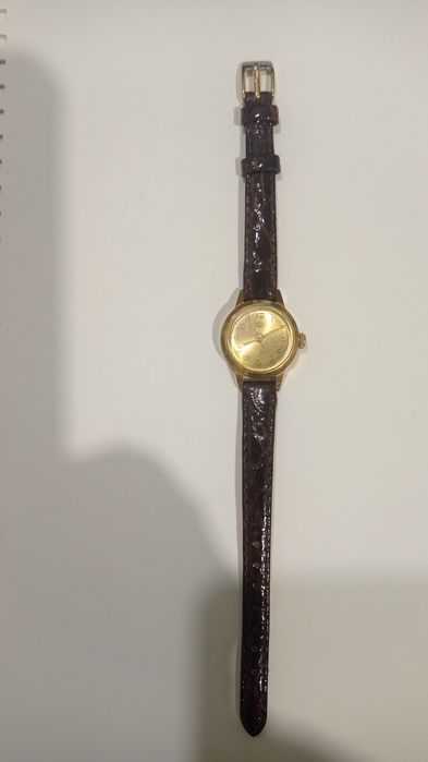 Годинник жіночий Заря, позолота