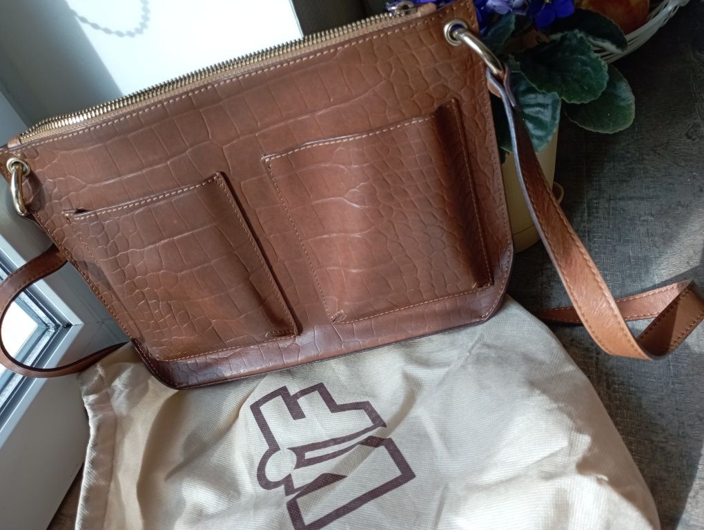 Шкіряна коричнева сумочка