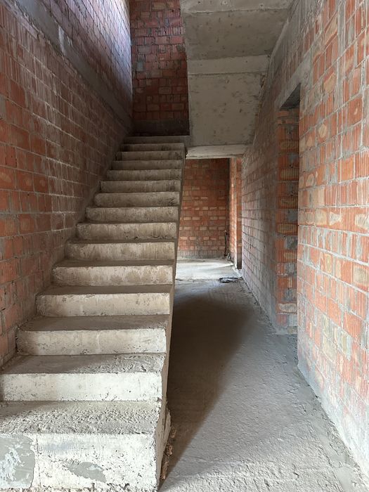 Якісний будинок 206 м2 в закритому котеджному містечку. 10 соток