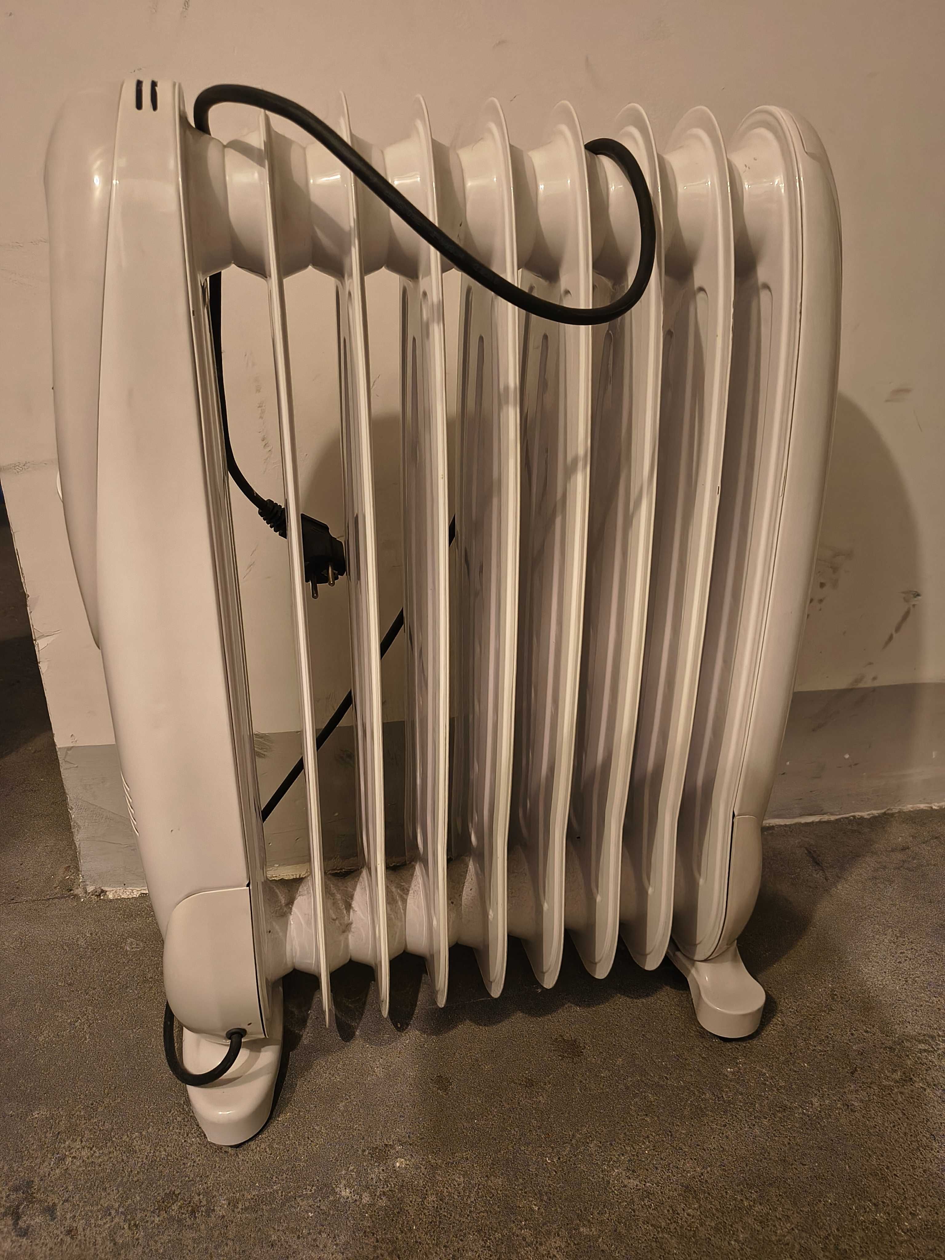 Grzejnik elektryczny (olejowy) BLYSS 2000 W