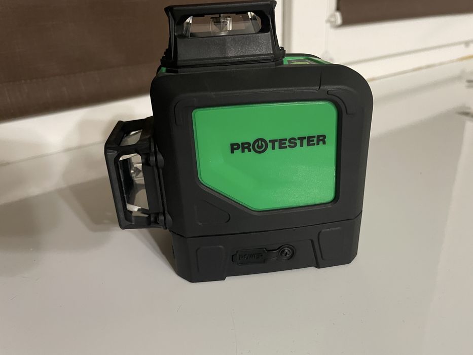 Професійний лазерний рівень 3D Protester LL412G