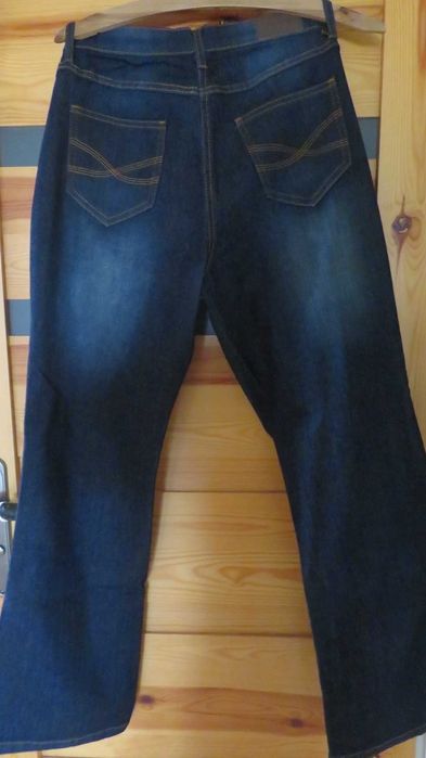 Nowe jeansy damskie bootcut rozm. 42