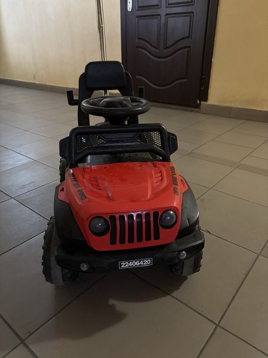 Продається дитяча машинка