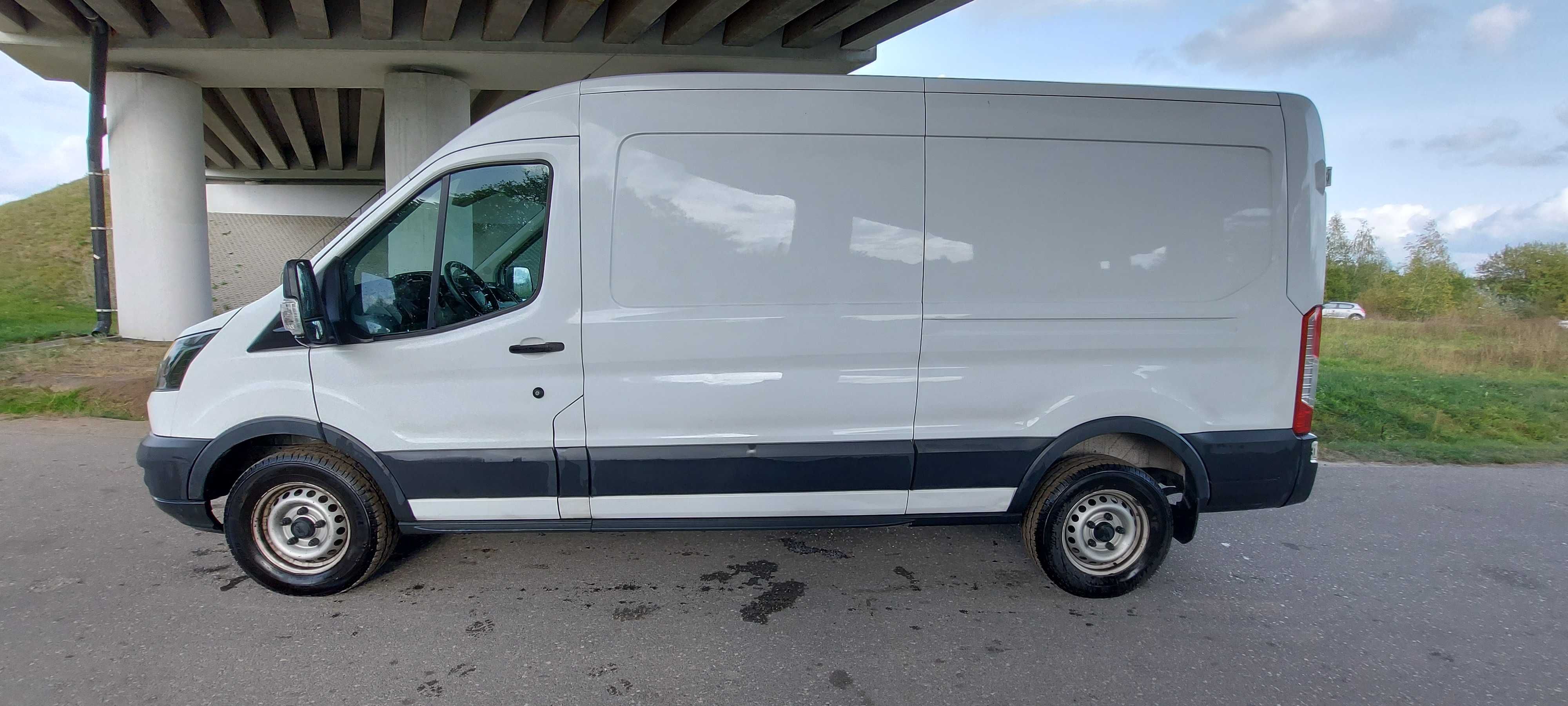 Wypożyczenie samochodu dostawczego, Ford Transit.