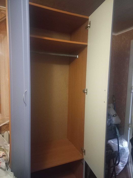 Шкаф та письмова частина