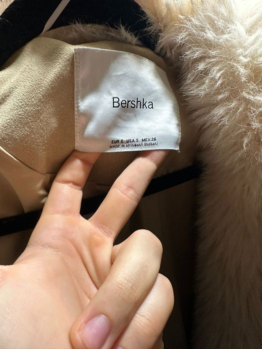 Płaszcz beżowy ciepły futro