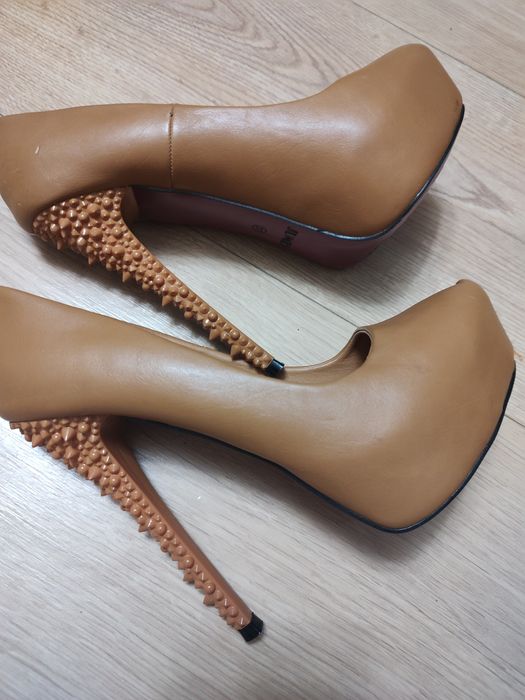 Szpilki typu high heels Jumex