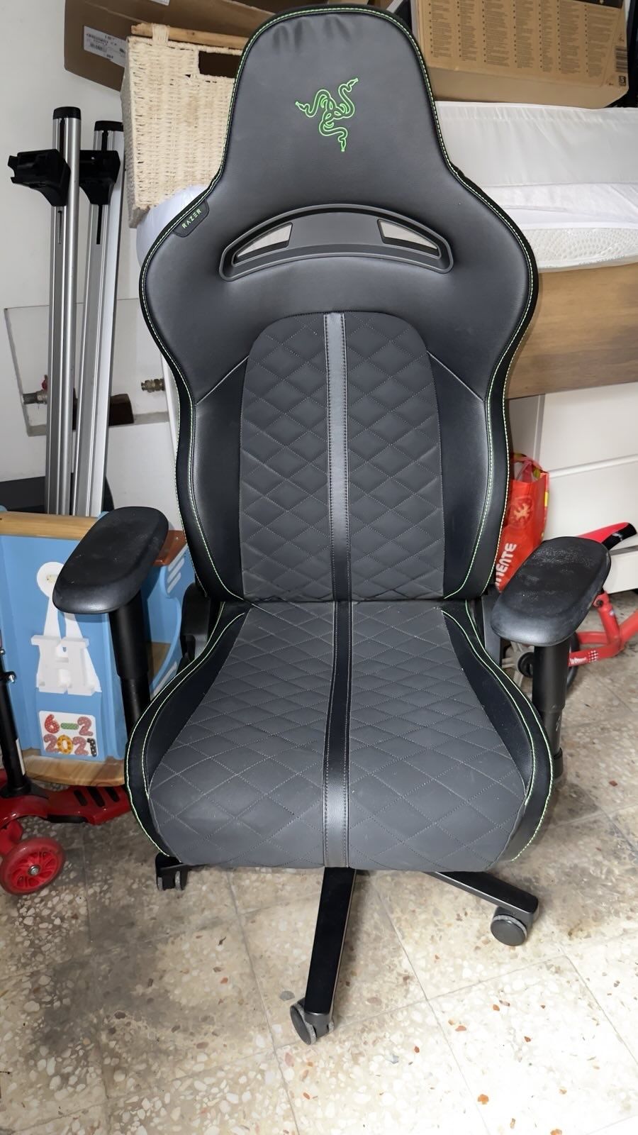 Cadeira Gaming Razer – Conforto e performance | Bom estado