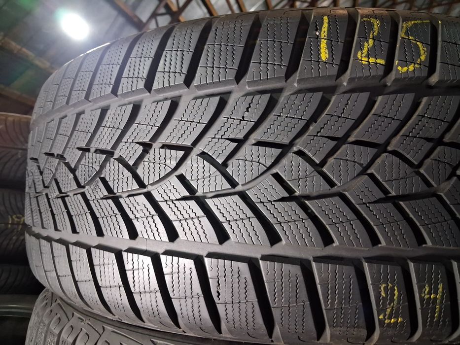 255/45 20 Goodyaer ultra grip perfomance Комплект