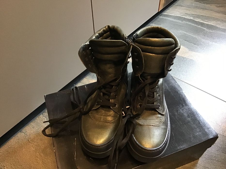 But skórzane zielone