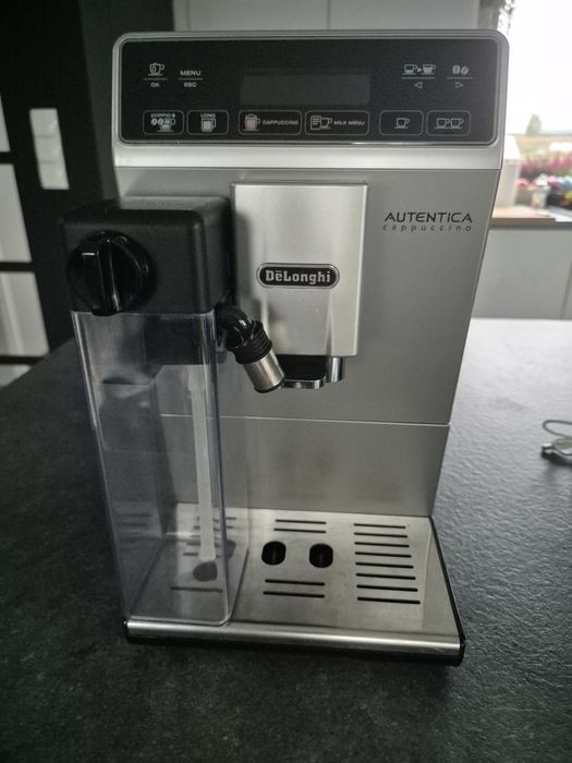 Ekspres Delonghi Autentica cappuccino