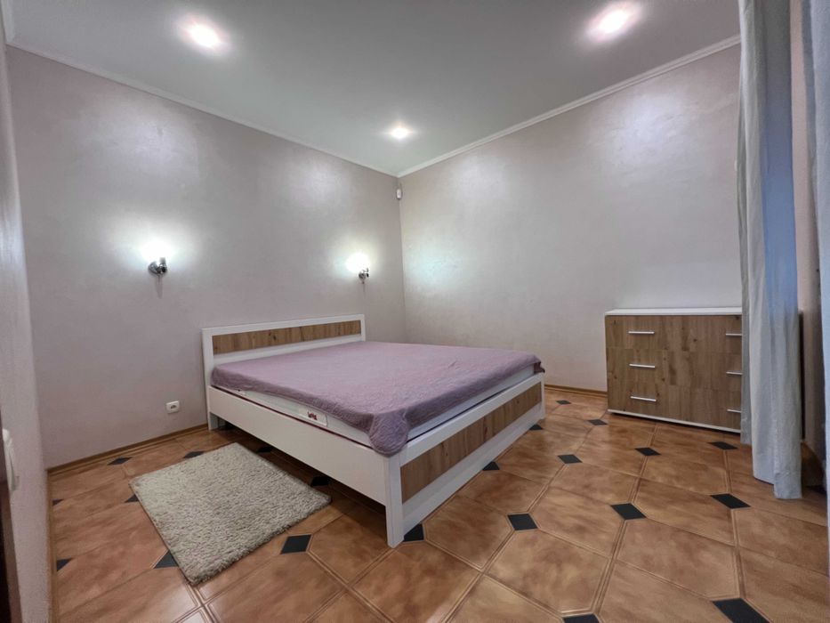 Продам 2-этажный дом в Подгородном, улица Низовая