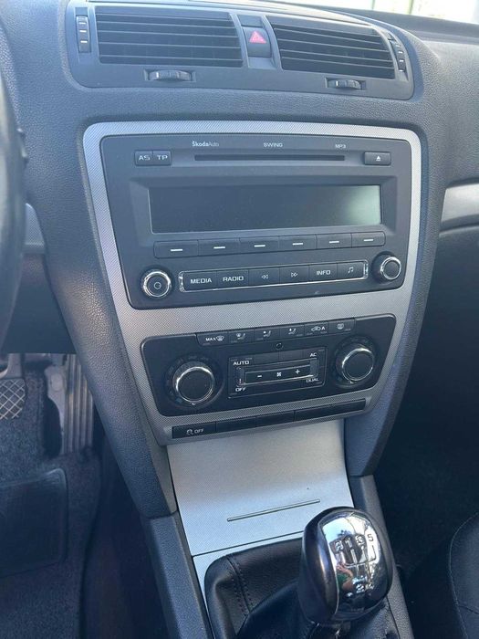 Skoda Octavia 1.6 (2010)