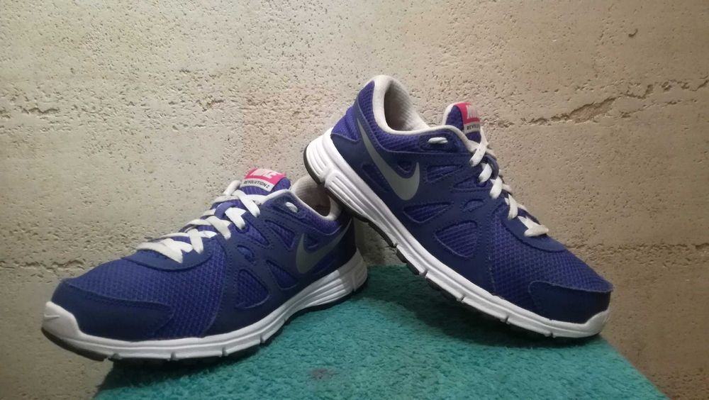Sneakersy NIKE REVOLUTION 2 GS r.36,5 stan bardzo dobry