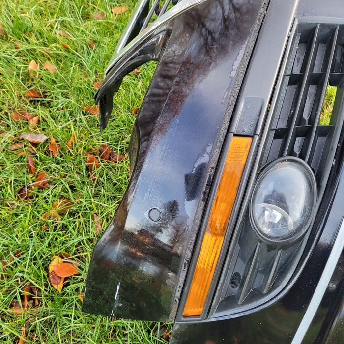 Zderzak przód z czujnikami parkowania vw vw passat b6 2008r LC9X