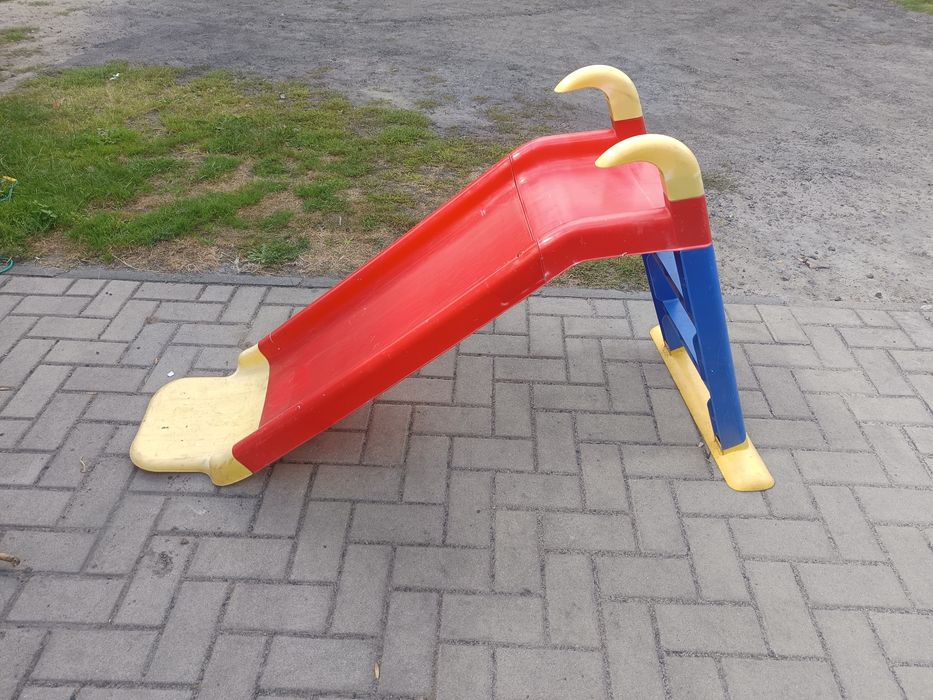 Zjeżdżalnia dla dziecka