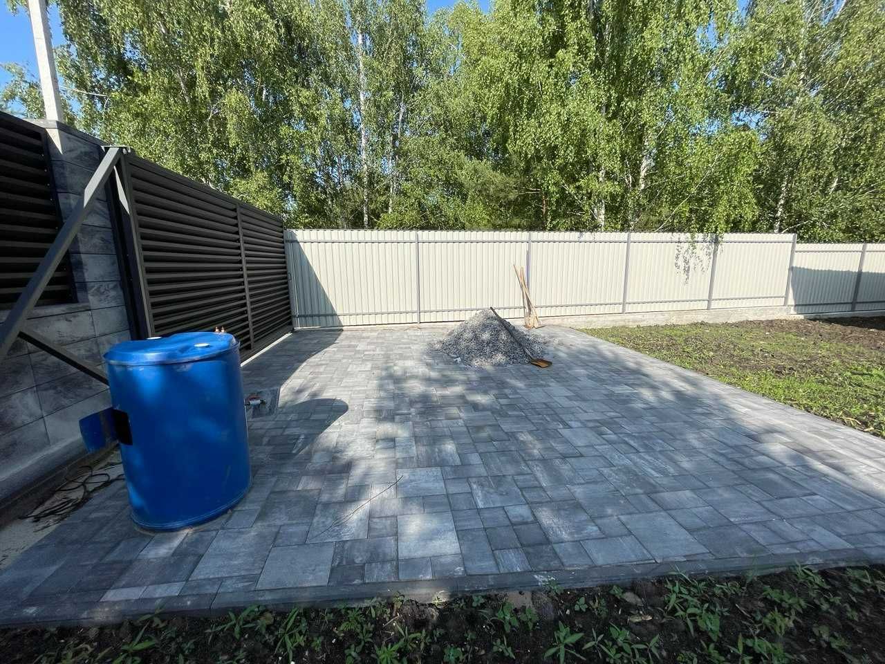Будинок з ремонтом та соснами на ділянці, з виходом до лісу, 14 соток
