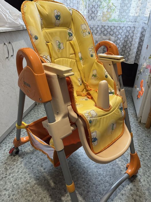 Стільчик для годування