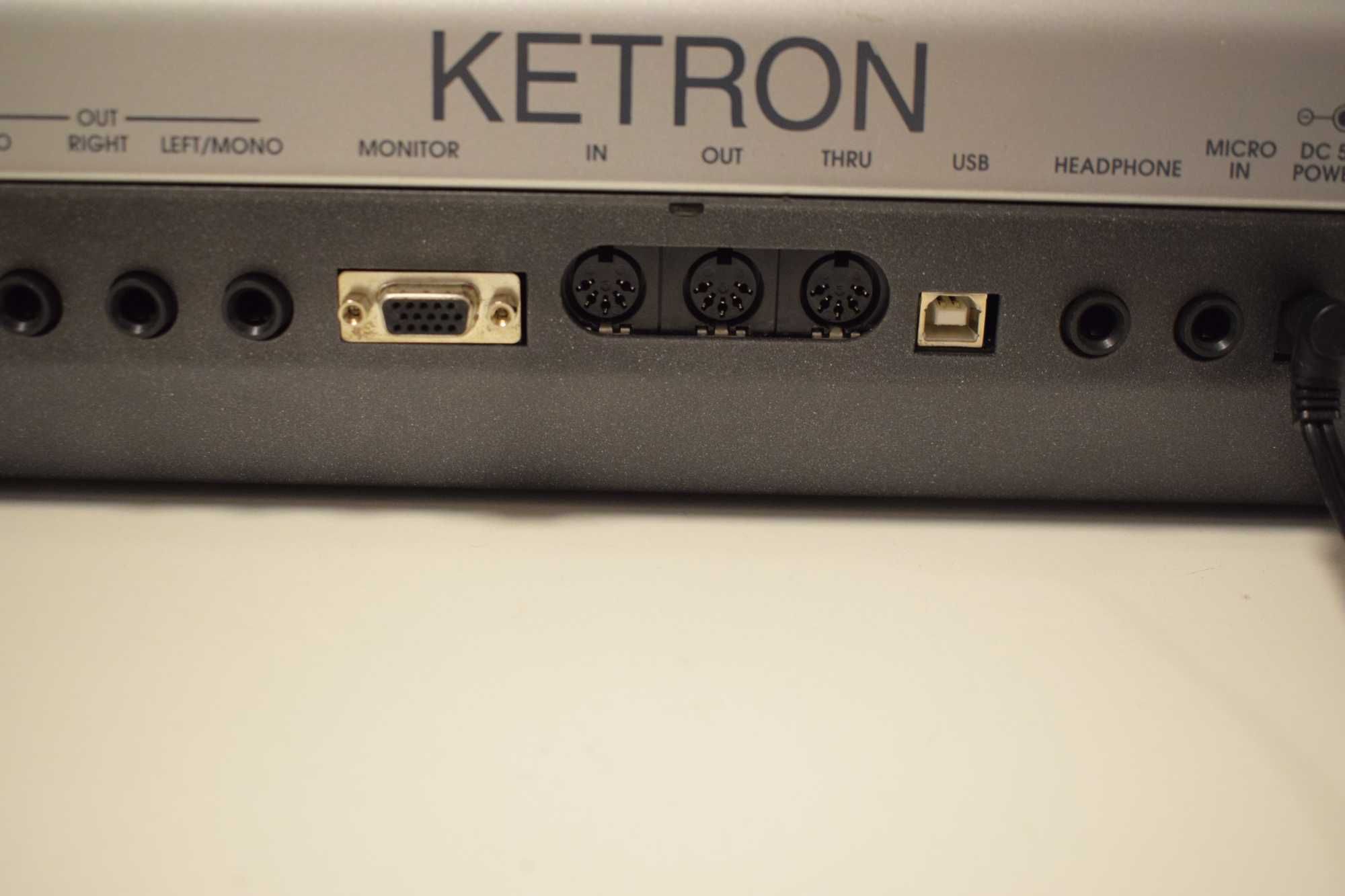 Ketron Midjay arrangeur et lecteur de fichiers midi et MP3