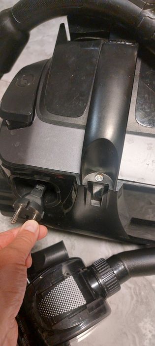 Рабочий пылесос Rowenta RO6963EA с насадками