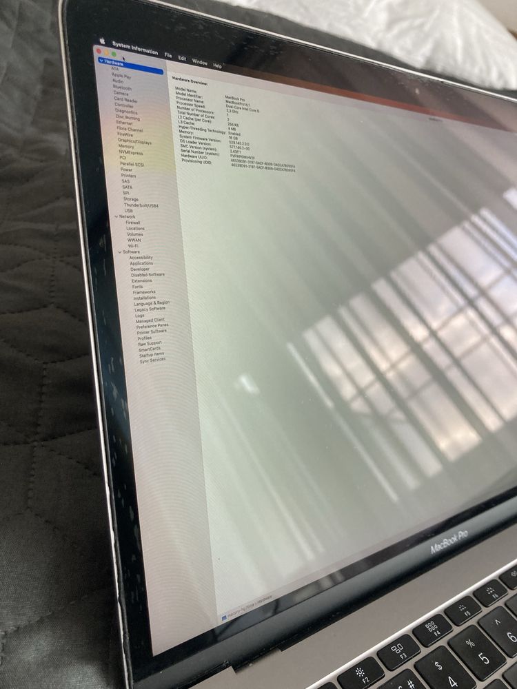 Macbook Pro 13" 2017 - gotowy do pracy