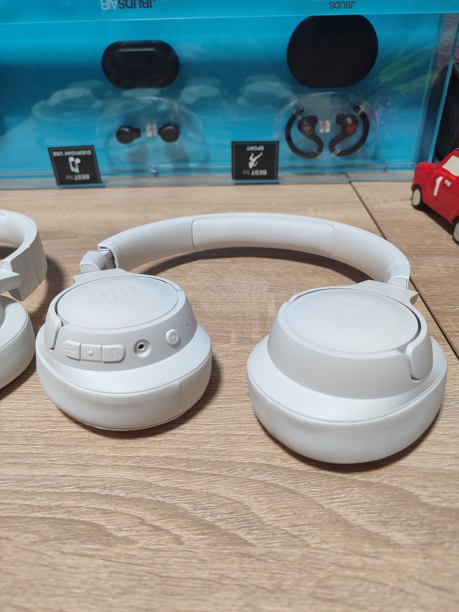 Навушники JBL Tune 760NC