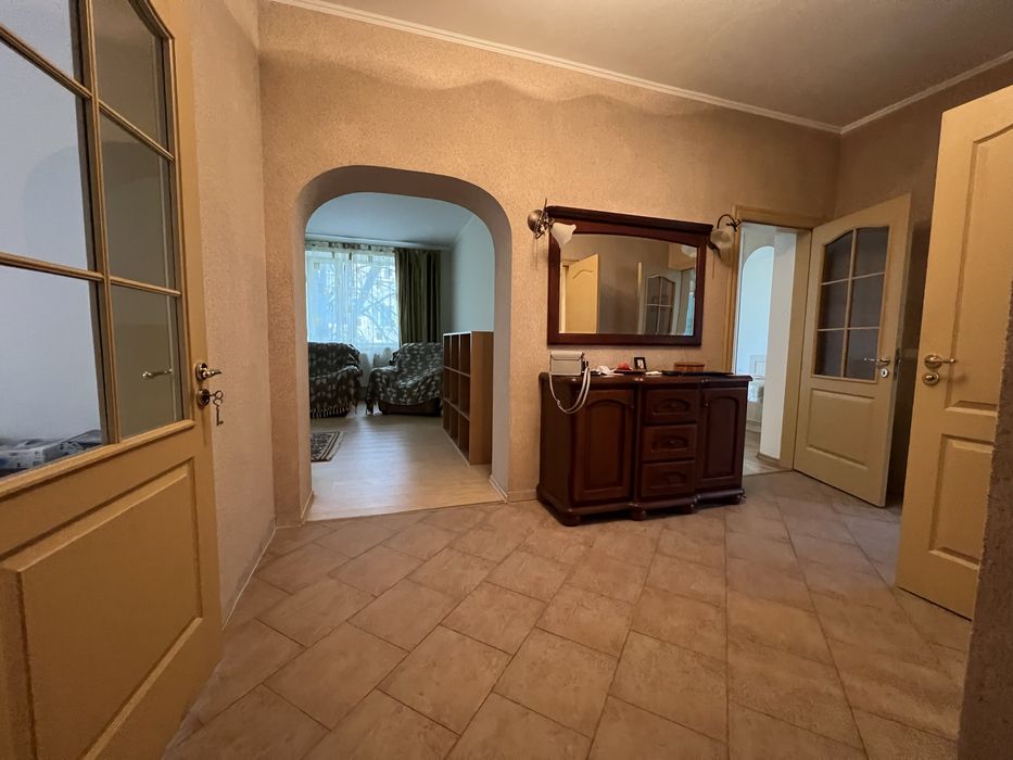 Здається 3-кімнатна квартира