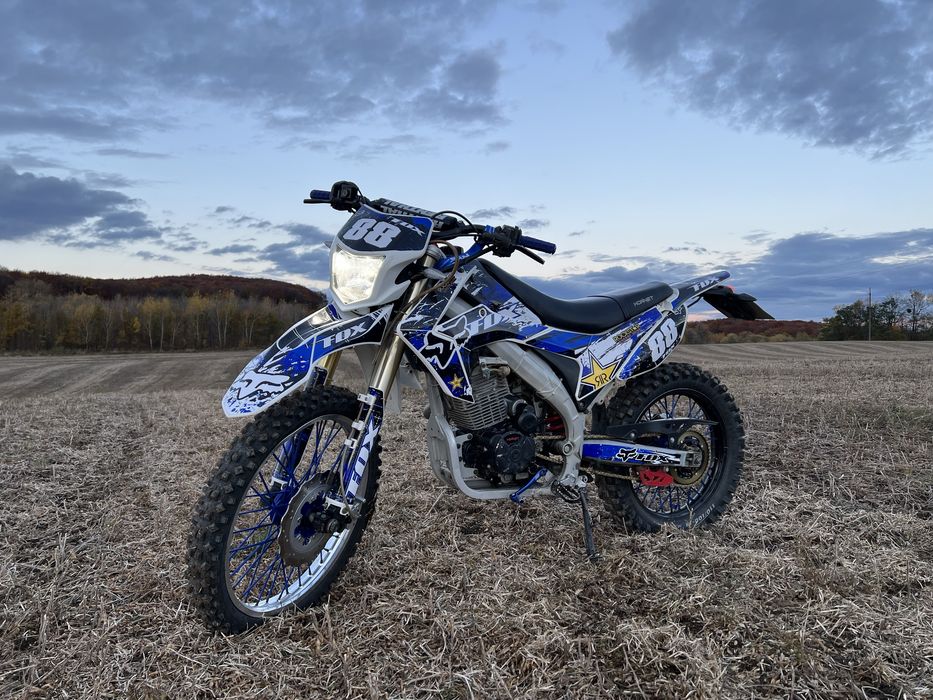 Мотоцикл HORNET DAKAR PRO 250 на доках . Торг присутній