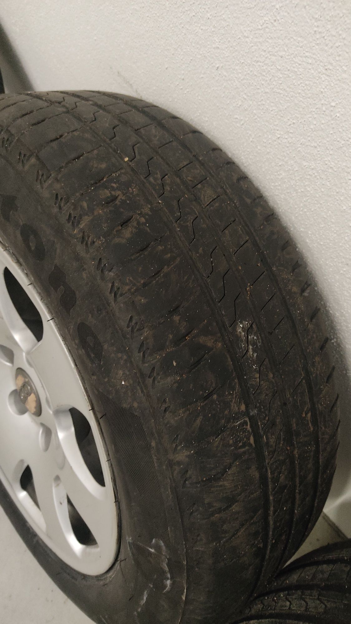 Jantes originais Audi 15" com pneus