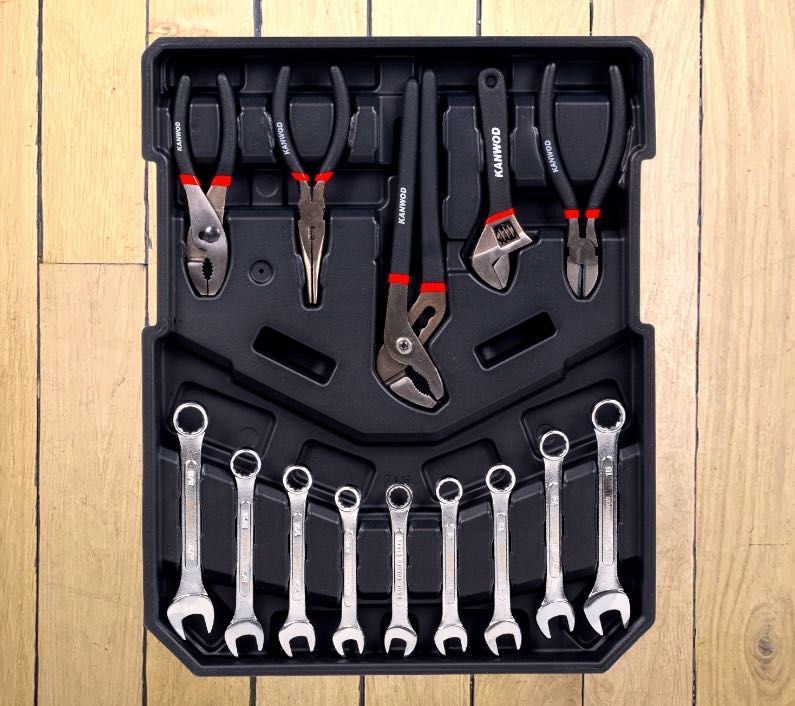 Zestaw narzędzi i kluczy 1000 elementów • stal • walizka narzędziowa