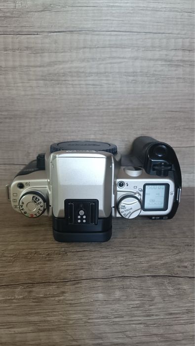 Canon EOS Elan IIE. Плівкова камера