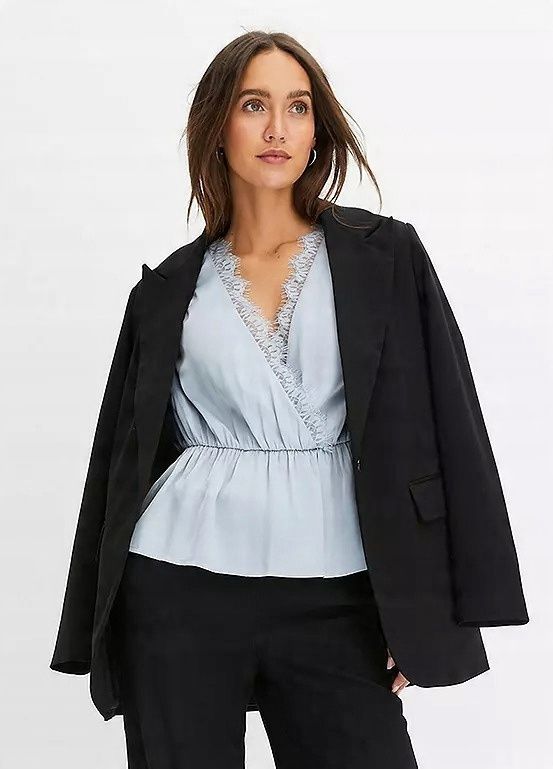 B.P.C top satynowy niebieski z koronką r.52/54