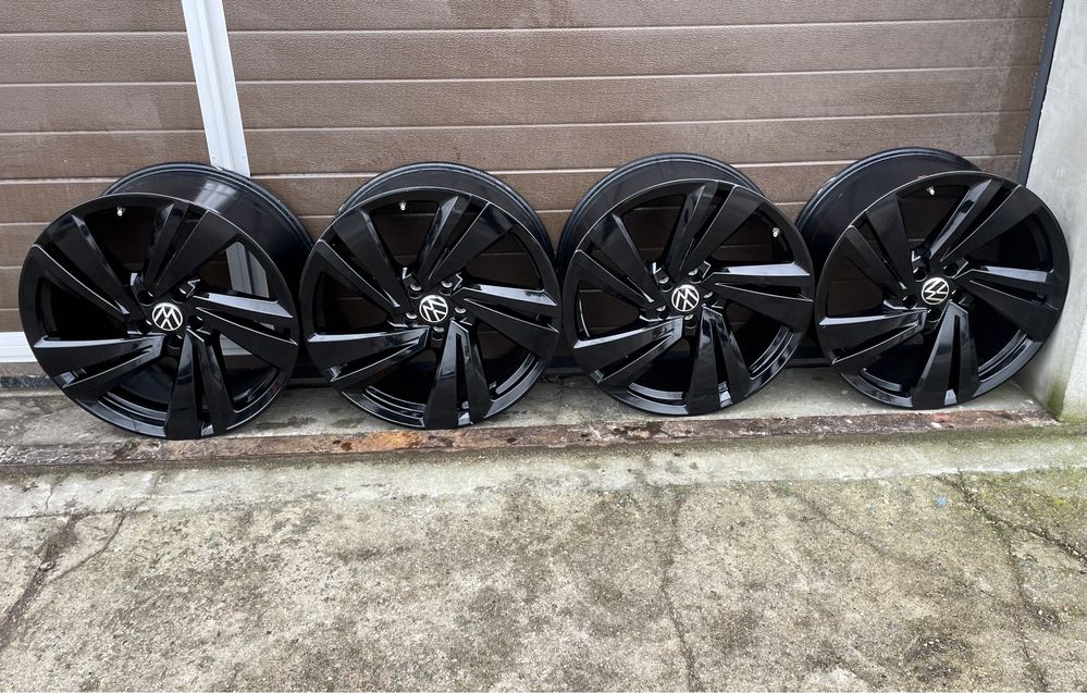 4x alufelgi czarne 5x112 r20 9j et33 Volkswagen OE Rline (oryginał VW)