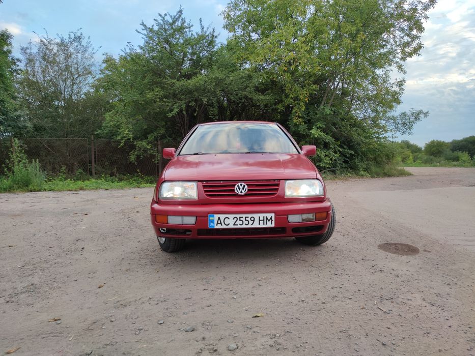 Продам автомобіль Wolkswagen Vento 1.8