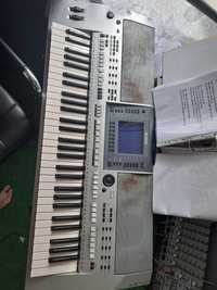 Keyboard Yamaha Psr-s700