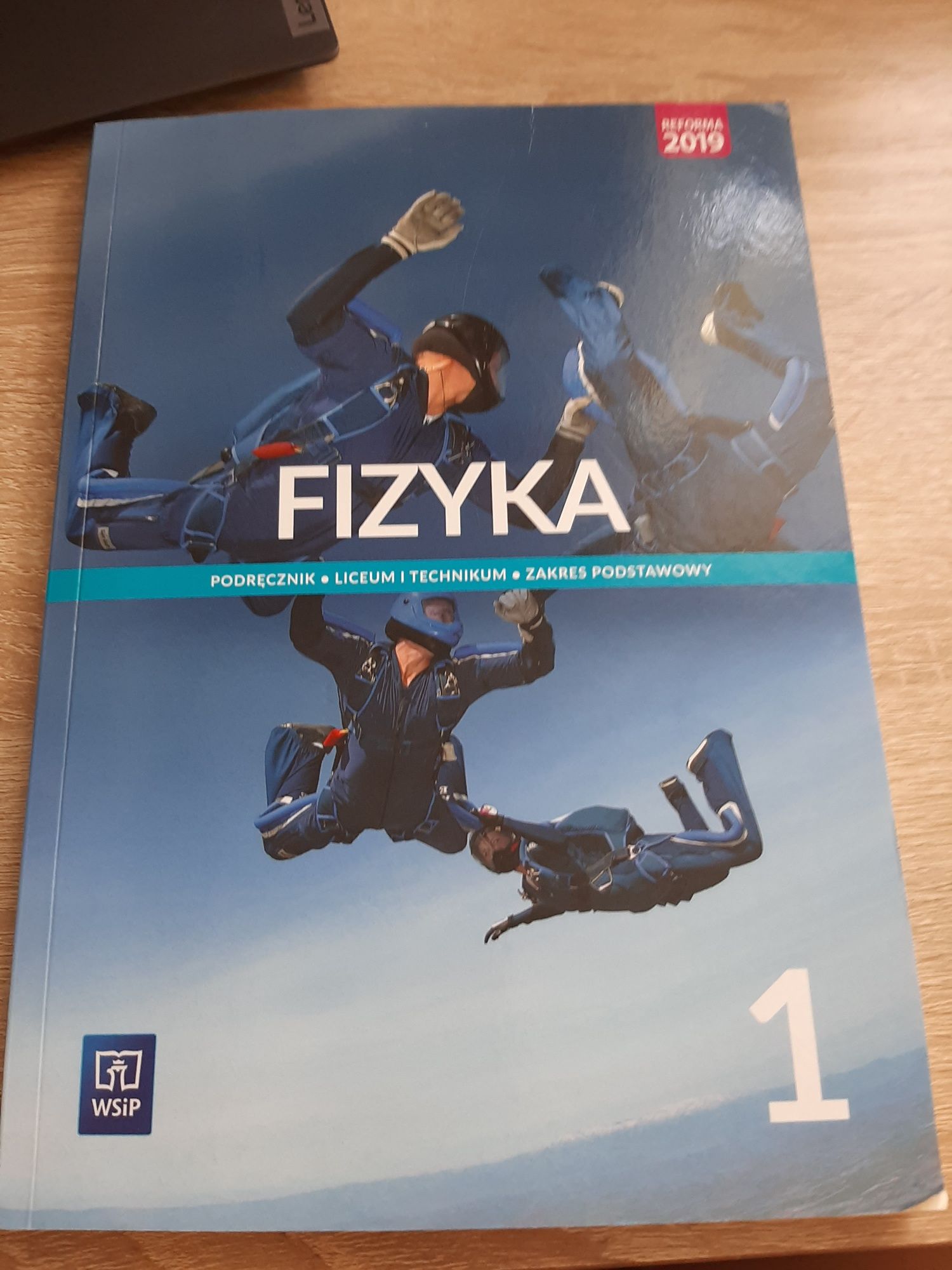 podręcznik do fizyki klasa 1lo