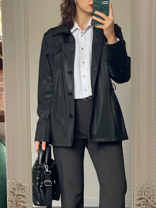 Жіночий жакет водонепроникний чорний