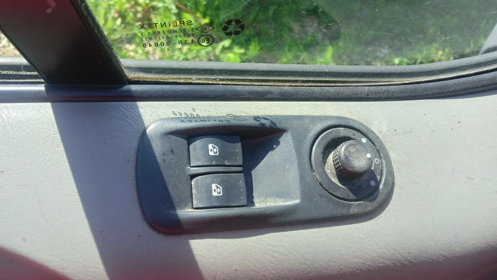 Opel vivaro 2.5cdti 5 osób L1 H1
