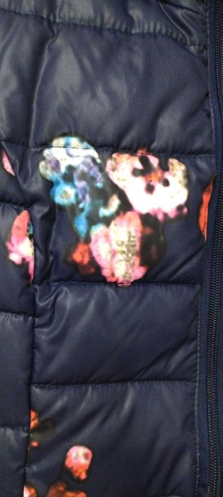 Kurtka puchowa granatowa.