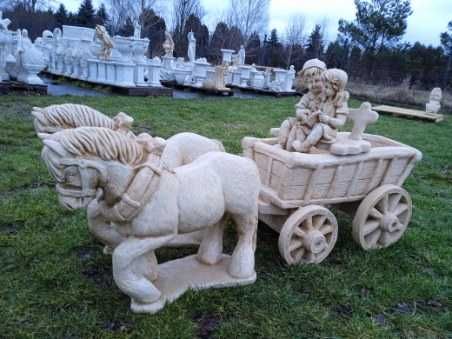 Betonowy koń z wozem na kwiaty figury ogrodowe betonowe