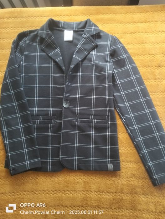 Sprzedam garnitur chłopięcy 140/146